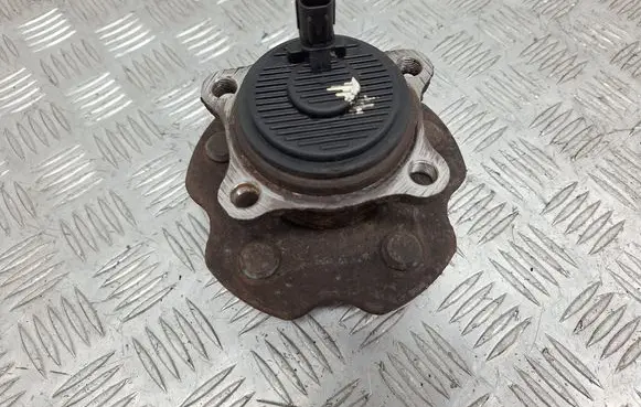 Toyota Avensis T270 Rear wheel hub 4245005080 0182ADT270MR 4245012110