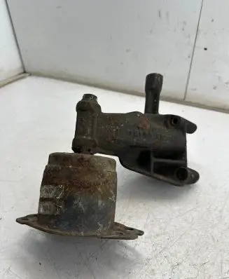 Alfa Romeo 147 Engine mount bracket