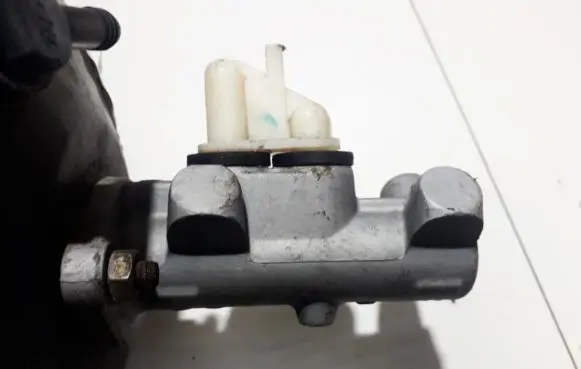 Renault Megane I Master brake cylinder
