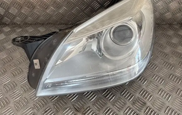 Mercedes-Benz SLK R172 Headlight/headlamp A1728203961 12518205 7041100000
