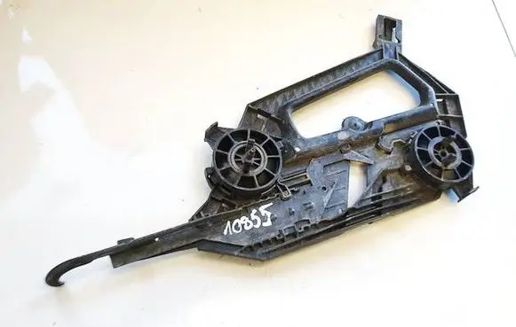 Skoda Octavia Mk2 (1Z) Headlight/headlamp mounting bracket 1Z0941339