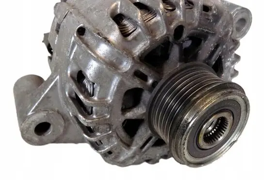 Opel Zafira C Generator/alternator 2610570