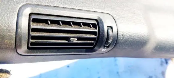 KIA Sorento Dash center air vent grill 970502P000 97050-2P000