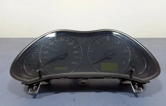 Toyota Avensis T250 Speedometer (instrument cluster) 83800-05C00