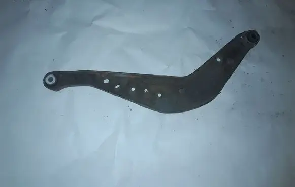 Rear upper control arm/wishbone