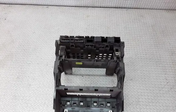 Audi A4 S4 B7 8E 8H Center console 8E0858005E