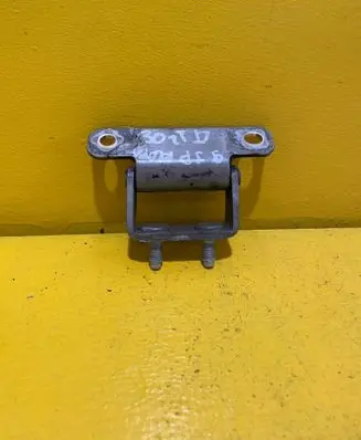 Tailgate/trunk/boot hinge