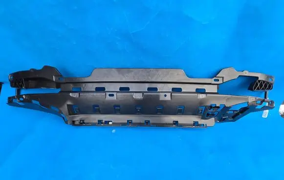 BMW i4 Rear bumper mounting bracket 9447680
