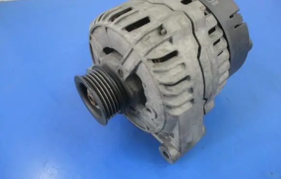 BMW 5 E34 Generator/alternator 2246149