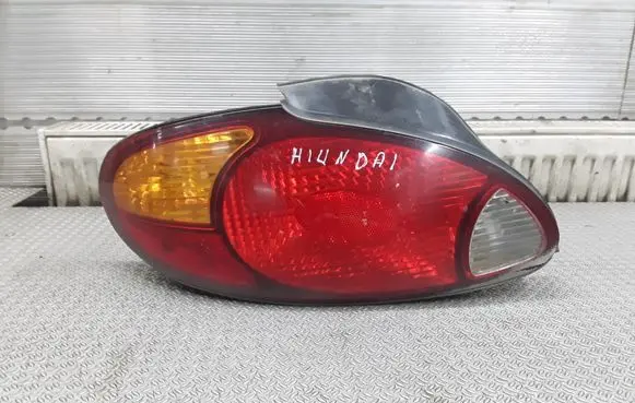 Hyundai Elantra Rear/tail lights 92401295