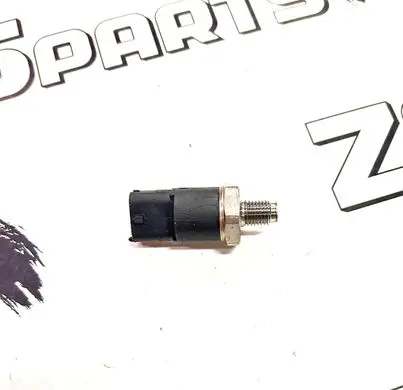 BMW 7 E38 Fuel pressure sensor 0281002475