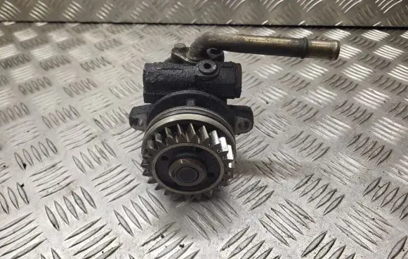 Volkswagen Transporter - Caravelle T5 Power steering pump 070145249
