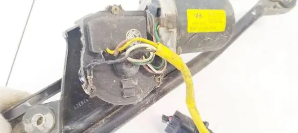 Hyundai Santa Fe Wiper motor 9811026100