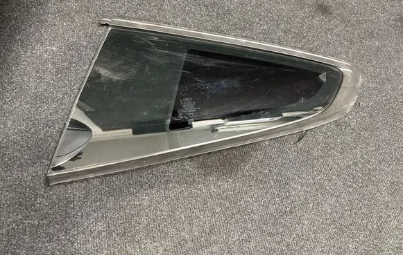 Ford Mustang VI Rear side window FR3B6329701A E000251 43R000262
