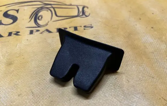 Chevrolet Camaro Tailgate/boot lid lock trim 13509528