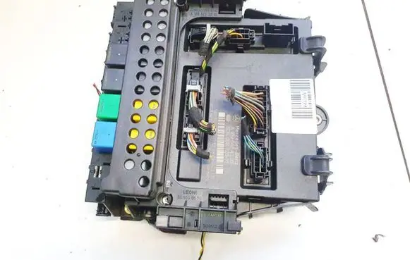 Mercedes-Benz B W245 Fuse box set a1695454332 5dk008728-16