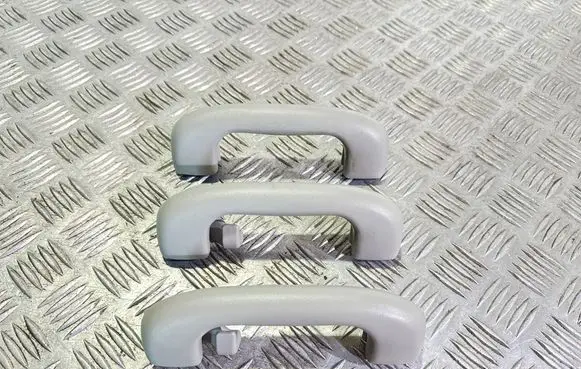 Opel Astra K A set of handles for the ceiling 5354923 5354921 5354926