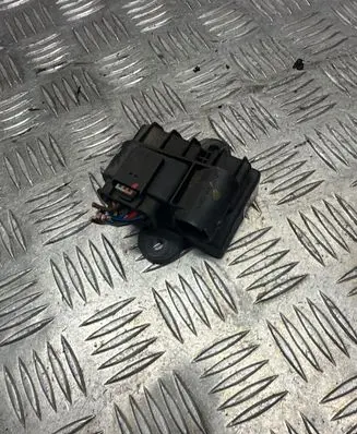 Mercedes-Benz E W212 Glow plug pre-heat relay A6519002203 51299056B 1503000237574