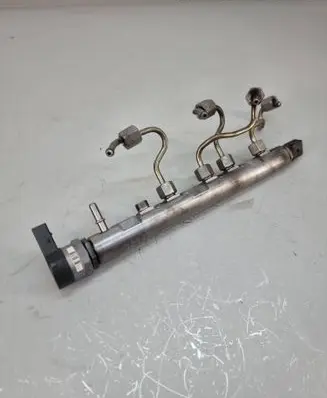 Toyota Avensis T270 Fuel main line pipe 851416601
