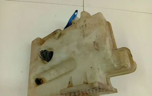 Audi A3 S3 8P Windshield washer fluid reservoir/tank 1K0955453Q