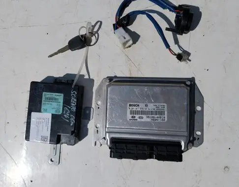 KIA Sorento Engine ECU kit and lock set 954003E310 391004AB10