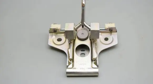 BMW X1 U11 Rear door lock loop/hook striker 8494215