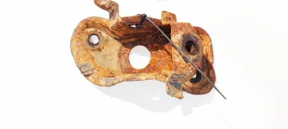 Subaru Legacy Bracket in trunk/boot 