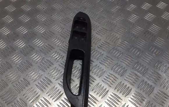 Seat Ibiza III (6L) Front door window switch trim BRAK