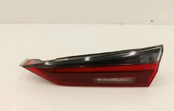 Tailgate rear/tail lights