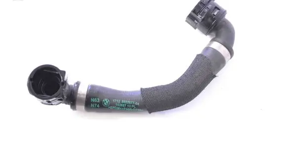 BMW 5 G30 G31 Engine coolant pipe/hose 8602677