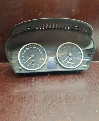 BMW 5 E60 E61 Speedometer (instrument cluster) 110080213 6974572