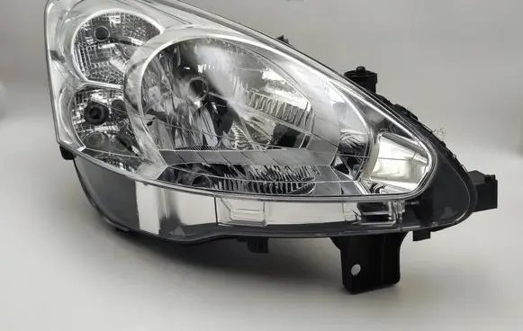 Peugeot Partner Headlight/headlamp 90032494 044782