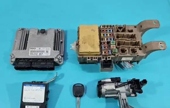 Toyota Corolla E120 E130 Engine control unit/module ECU 0281011734 IMPRK1567369