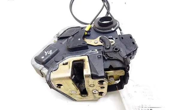 Toyota Corolla Verso E121 Rear door lock 