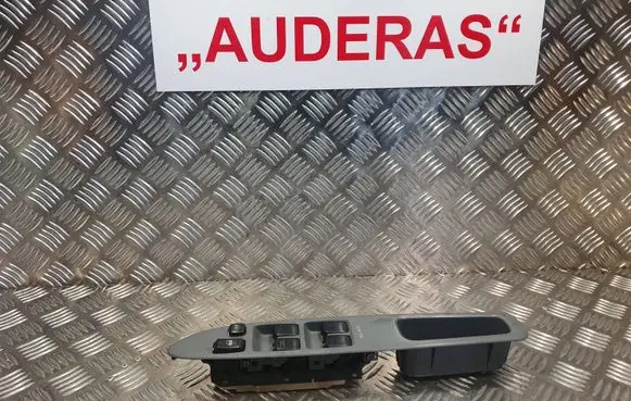 Toyota Avensis Verso Electric window control switch 514569B