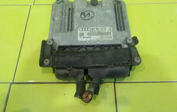 Audi A3 S3 A3 Sportback 8P Engine control unit/module 0261201883