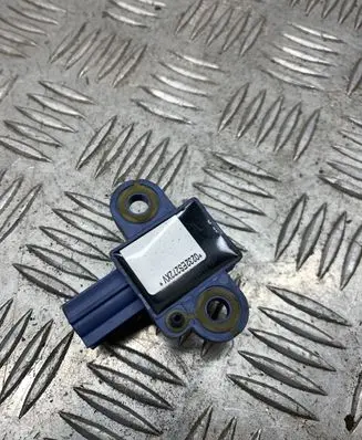 Volkswagen Golf V Airbag deployment crash/impact sensor 1K0955557A