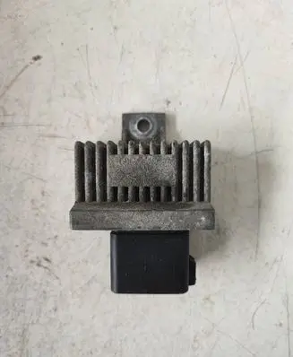 Opel Vivaro Glow plug pre-heat relay 7700115078