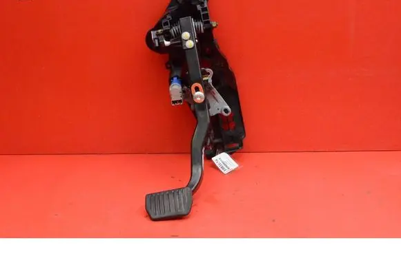 Ford Mondeo MK I Accelerator throttle pedal DG989F856A