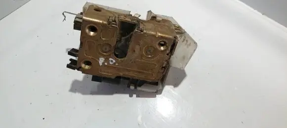 Renault Megane I Front door lock