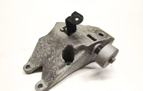 BMW 5 G30 G31 Engine mounting bracket 6864593