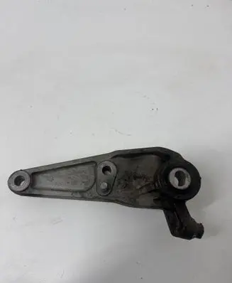 Opel Corsa E Gearbox mounting bracket 633374681