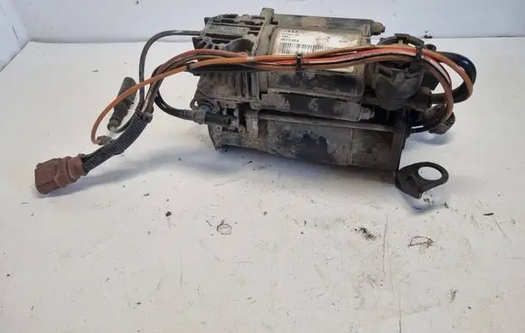 Audi A6 S6 C6 4F Air suspension compressor/pump 4F0616005B