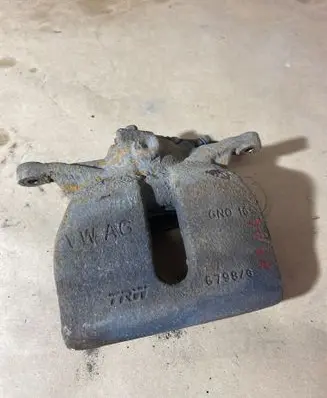 Front brake caliper