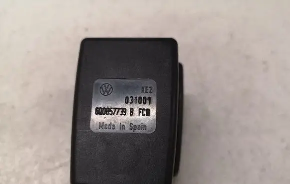 Seat Ibiza III (6L) Rear seatbelt buckle 6Q0857739B 031001