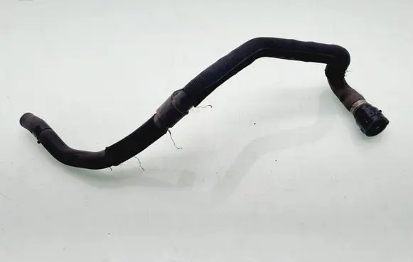 Volkswagen Touareg I Engine coolant pipe/hose 7L6122109D