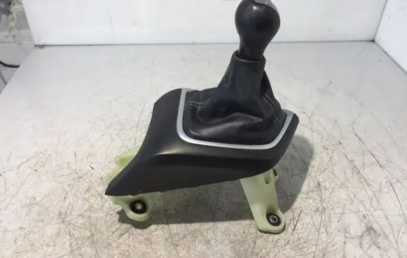 Honda Civic IX Gear lever shifter trim leather/knob GN31105590