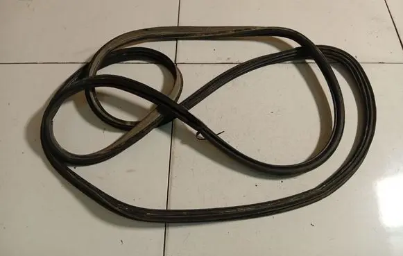Toyota Avensis T250 Trunk rubber seal (body)