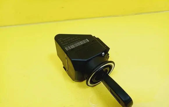 Mercedes-Benz C W202 Ignition lock 2105450008