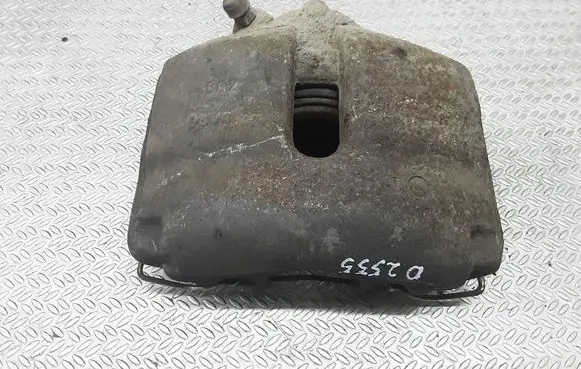 Volkswagen Touran I Front brake caliper